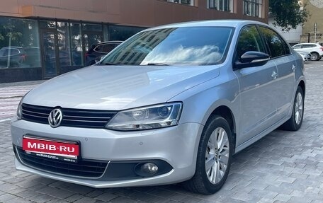 Volkswagen Jetta VI, 2014 год, 1 450 000 рублей, 2 фотография