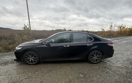 Toyota Camry, 2021 год, 3 700 000 рублей, 2 фотография