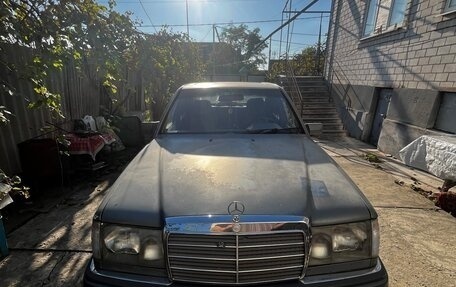 Mercedes-Benz E-Класс, 1992 год, 400 000 рублей, 2 фотография