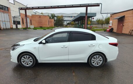 KIA Rio IV, 2018 год, 1 100 000 рублей, 2 фотография