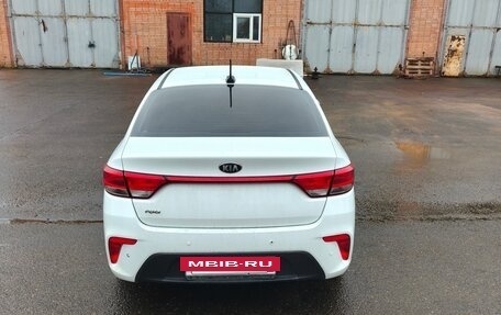 KIA Rio IV, 2018 год, 1 100 000 рублей, 3 фотография