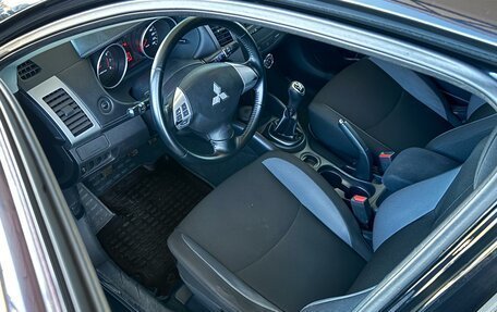 Mitsubishi Outlander III рестайлинг 3, 2011 год, 999 999 рублей, 17 фотография
