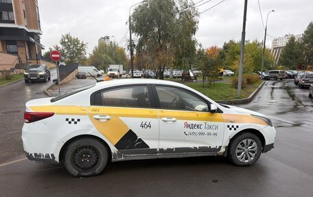 KIA Rio IV, 2019 год, 639 000 рублей, 3 фотография