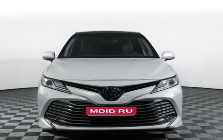 Toyota Camry, 2021 год, 3 450 000 рублей, 2 фотография