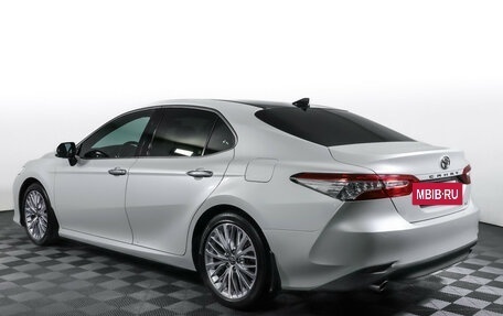 Toyota Camry, 2021 год, 3 450 000 рублей, 7 фотография