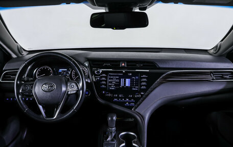 Toyota Camry, 2021 год, 3 450 000 рублей, 14 фотография