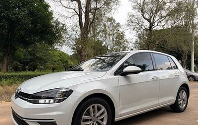 Volkswagen Golf VII, 2019 год, 1 350 777 рублей, 1 фотография
