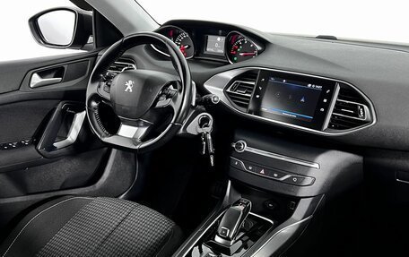 Peugeot 308 II, 2020 год, 1 389 000 рублей, 13 фотография