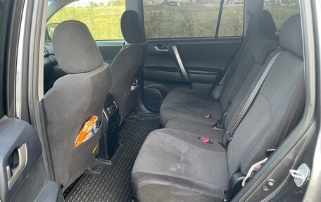 Toyota Highlander III, 2012 год, 1 950 000 рублей, 5 фотография