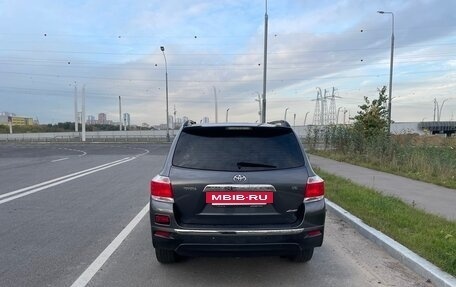 Toyota Highlander III, 2012 год, 1 950 000 рублей, 11 фотография