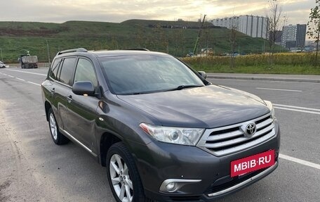 Toyota Highlander III, 2012 год, 1 950 000 рублей, 10 фотография