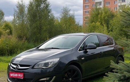 Opel Astra J, 2013 год, 680 000 рублей, 1 фотография