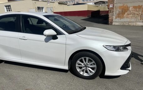 Toyota Camry, 2018 год, 2 570 000 рублей, 5 фотография