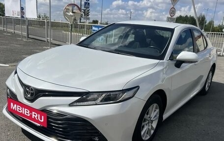 Toyota Camry, 2018 год, 2 570 000 рублей, 2 фотография