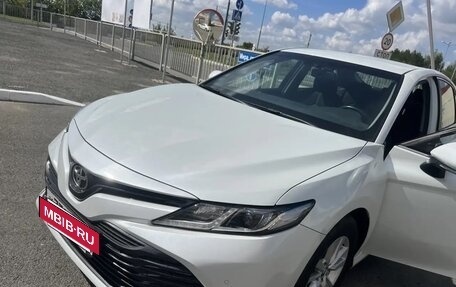 Toyota Camry, 2018 год, 2 570 000 рублей, 4 фотография
