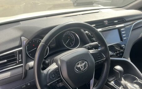Toyota Camry, 2018 год, 2 570 000 рублей, 13 фотография