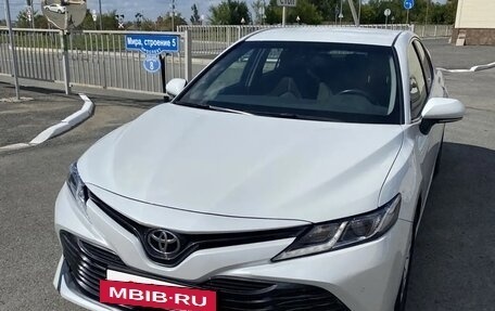 Toyota Camry, 2018 год, 2 570 000 рублей, 9 фотография
