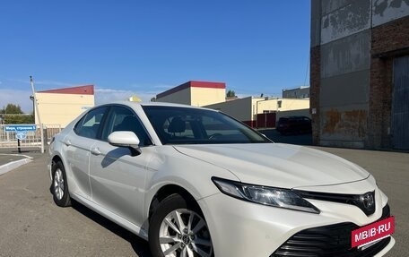 Toyota Camry, 2018 год, 2 570 000 рублей, 11 фотография