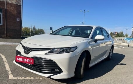 Toyota Camry, 2018 год, 2 570 000 рублей, 10 фотография