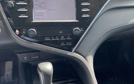 Toyota Camry, 2018 год, 2 570 000 рублей, 22 фотография