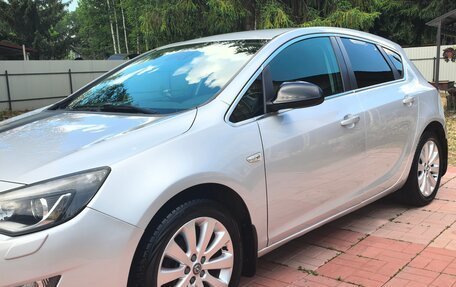 Opel Astra J, 2011 год, 685 000 рублей, 2 фотография
