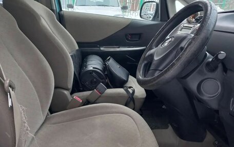 Toyota Ractis I, 2006 год, 450 000 рублей, 8 фотография