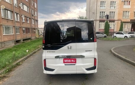Honda Stepwgn IV, 2021 год, 2 500 000 рублей, 5 фотография