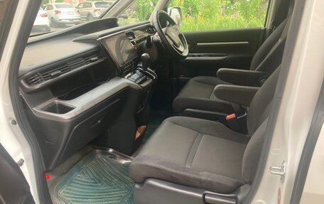 Honda Stepwgn IV, 2021 год, 2 500 000 рублей, 16 фотография
