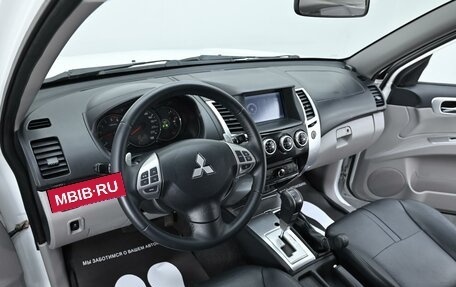 Mitsubishi Pajero Sport II рестайлинг, 2013 год, 1 749 000 рублей, 6 фотография