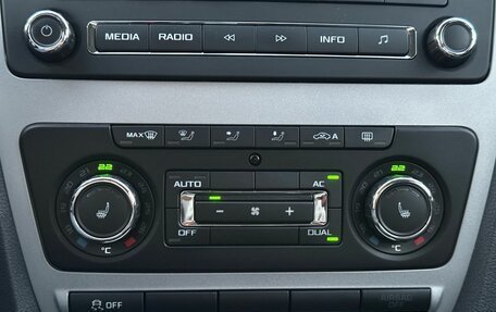 Skoda Octavia, 2012 год, 999 000 рублей, 24 фотография