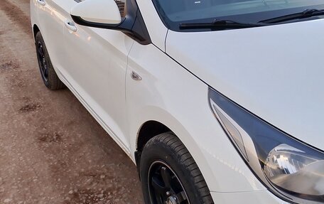 Hyundai Solaris II рестайлинг, 2017 год, 1 200 000 рублей, 4 фотография