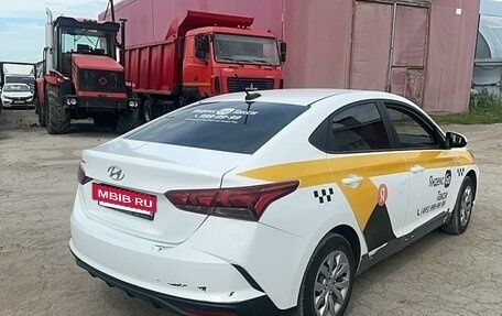 Hyundai Solaris II рестайлинг, 2021 год, 1 270 000 рублей, 3 фотография