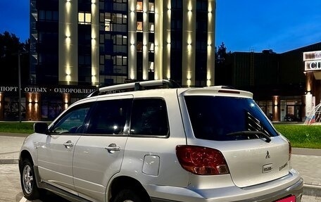 Mitsubishi Outlander III рестайлинг 3, 2003 год, 490 000 рублей, 4 фотография