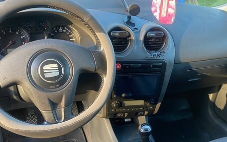 SEAT Ibiza III рестайлинг, 2002 год, 450 000 рублей, 12 фотография