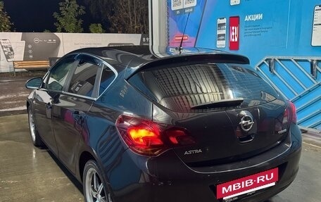Opel Astra J, 2012 год, 600 000 рублей, 2 фотография