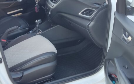 Hyundai Solaris II рестайлинг, 2018 год, 1 350 000 рублей, 5 фотография