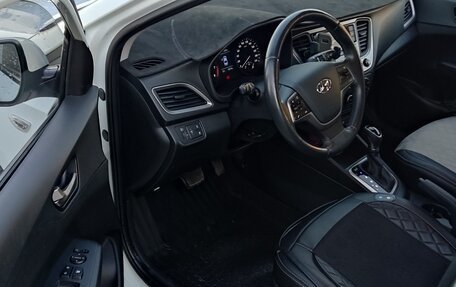 Hyundai Solaris II рестайлинг, 2018 год, 1 350 000 рублей, 8 фотография