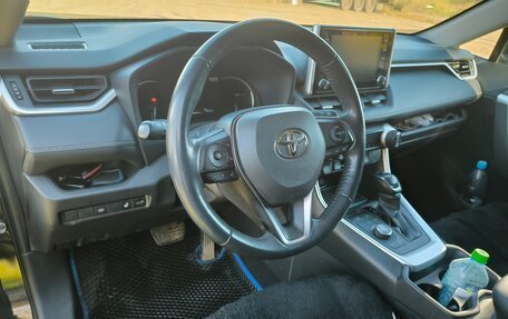 Toyota RAV4, 2021 год, 3 600 000 рублей, 2 фотография