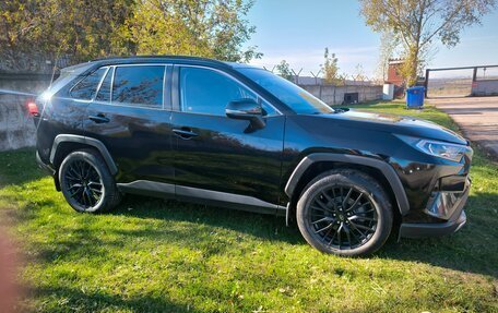 Toyota RAV4, 2021 год, 3 600 000 рублей, 6 фотография