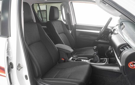 Toyota Hilux VIII, 2022 год, 3 739 000 рублей, 8 фотография