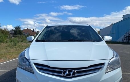 Hyundai Solaris II рестайлинг, 2014 год, 940 000 рублей, 2 фотография