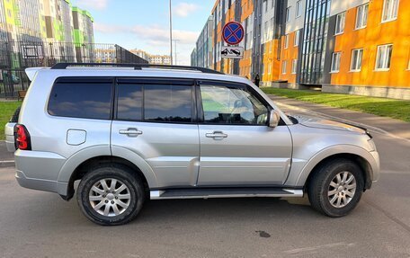 Mitsubishi Pajero IV, 2013 год, 2 070 000 рублей, 3 фотография