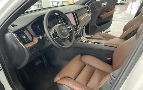 Volvo XC60 II, 2023 год, 4 850 000 рублей, 11 фотография