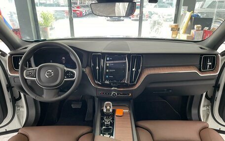 Volvo XC60 II, 2023 год, 4 850 000 рублей, 12 фотография