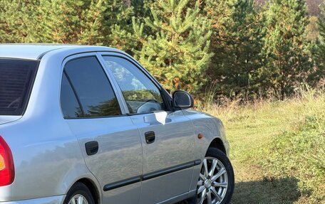 Hyundai Accent II, 2004 год, 300 000 рублей, 2 фотография