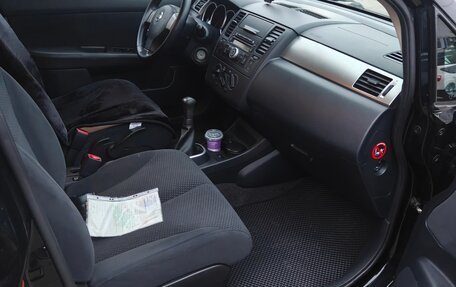 Nissan Tiida, 2010 год, 900 000 рублей, 4 фотография