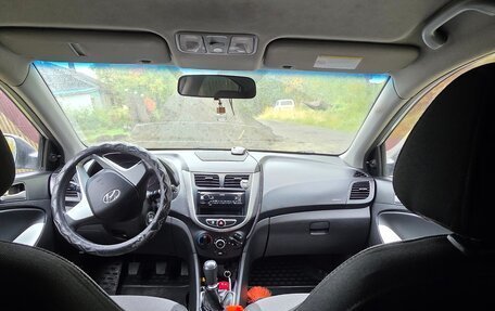 Hyundai Solaris II рестайлинг, 2011 год, 490 000 рублей, 8 фотография