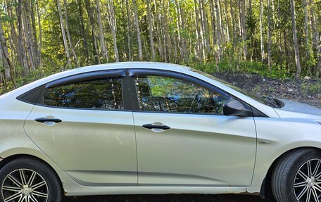 Hyundai Solaris II рестайлинг, 2011 год, 490 000 рублей, 3 фотография