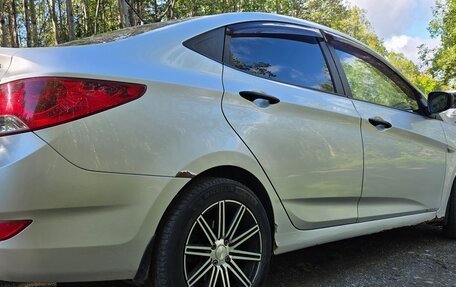 Hyundai Solaris II рестайлинг, 2011 год, 490 000 рублей, 4 фотография