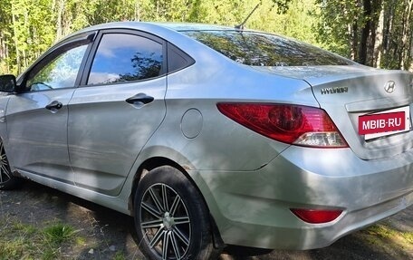 Hyundai Solaris II рестайлинг, 2011 год, 490 000 рублей, 6 фотография